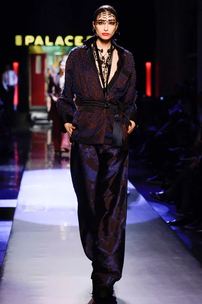 Look 3